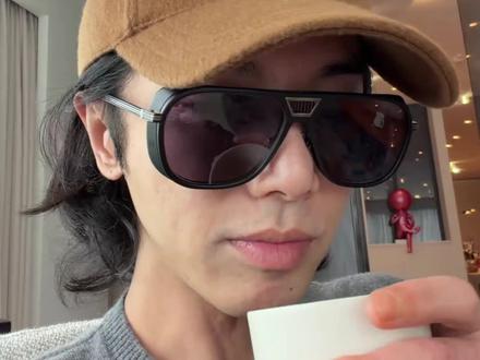 晨宇骨缝痛被王嘉尔拽好了#华晨宇 哈哈哈哈