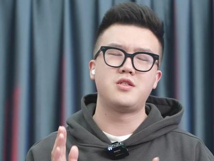 你的显卡供电线插对了吗?#diy电脑