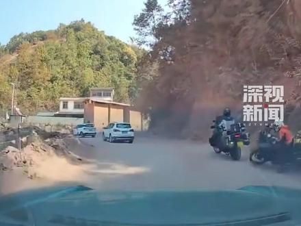 2月18日,一名女摩友在云南驾驶摩托车出游时,因山路颠簸,车辆打滑失控,连车带人飞下山坡,后车驾驶员和其同伴立马停车救人。当事人后续回应,人没事,那天就是非常累,建议大家不要疲劳驾驶。 #飞驰人生 ##骑摩托飞下山坡