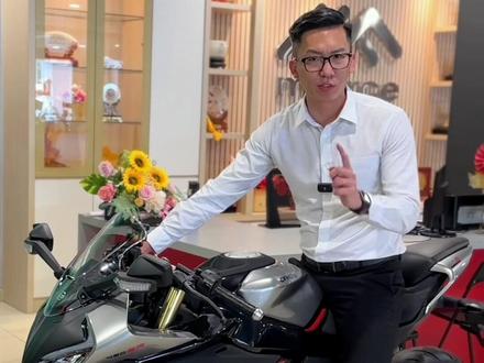 2023 CFMoto 450SR
发售价: RM28,888.00
#爱问说车 #摩托车 #春风450sr #摩托跑车