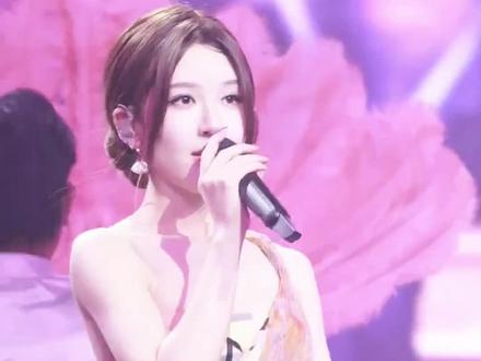 好真诚的赵露思!居然唱了泰国歌曲!
#赵露思曼谷演唱会 #赵露思