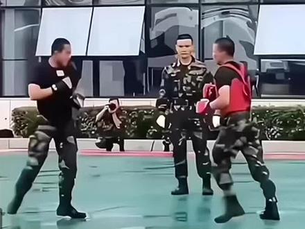 武警单挑格斗表演赛切磋,首先你得扛揍! #擒拿格斗 #武警