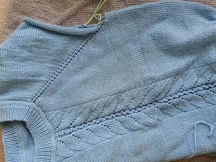 从上往下编织毛衣袖子方法。