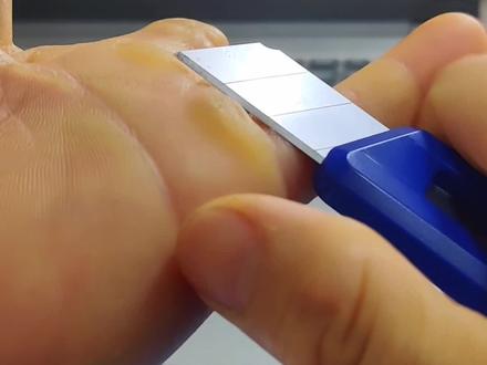 #古典健美 你们都用什么去茧子?我用美工刀