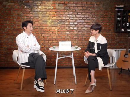 #保剑锋 称陪伴孩子#成长 的过程,能让自己回归到精神的愉悦 #陪伴孩子的美好时光 #星月对话 #访谈