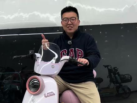 爱玛露娜pro2.0,紫色是女孩子的首选。
#爱玛露娜 #爱玛 #莱芜爱玛 #莱芜 #电动车