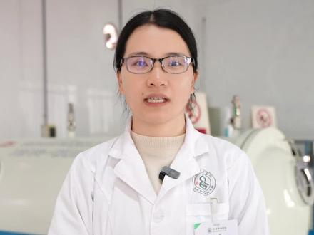 冬季一氧化碳中毒高发 这个方法看过没? 每到冬季一氧化碳中毒高发,许多人觉得发现得及时症状不明显便觉得可以不去医院治疗,这样不仅不对,还留下后遗症的风险,河源市中医院高压氧治疗室黄曼医生,给大家讲讲高压氧治疗!#高压氧 #煤气中毒 #CO中毒 #河源中医说