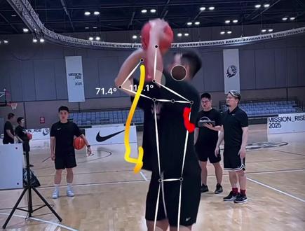 孟铎职业球员投篮动作,起跳、抖腕、出手一气呵成
教练智眼精准捕捉身体发力细节
职业动作+AI科技,让每一次出手都有数据支撑
#教练智眼 #孟铎 #篮球投篮 #篮球教学 #AI