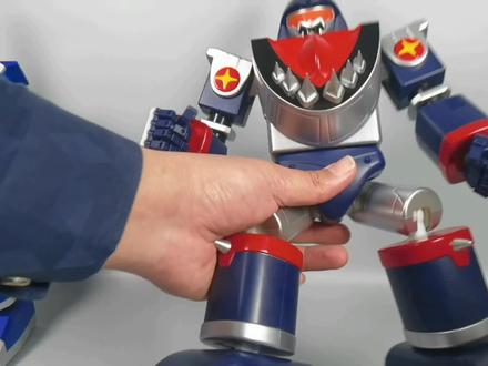 鲨鱼巨人又割韭菜了!!!#变形玩具 #特摄剧 #卡布达 #模型 #玩具 #童年回忆 #托宝战士