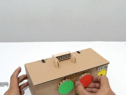 这个纸板DIY文具盒可不简单,功能可谓丰富多样!