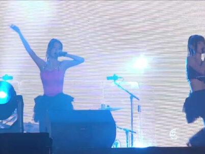 #by2 「九」广州演唱会 #现场版live《凑热闹》
@BY2girl @BY2_Miko孙涵 @BY2_Yumi孙雨