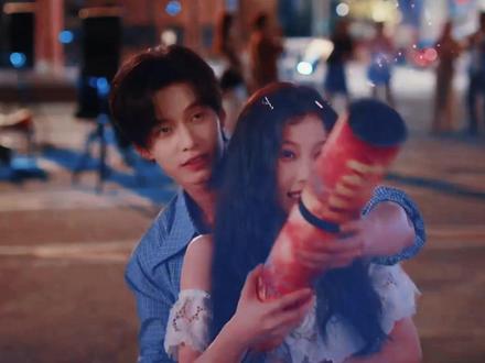 只谈剧情不审判!《双轨》前12集6大细节伏笔,认真看都会夸! #双轨 #虞书欣 #何与 #2025年度影娱漫谈