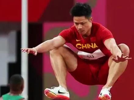 小伙伴们还想练什么,评论区见😜#苏神 #弹跳 #体育生