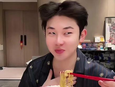 哦《吃吃吃吃吃纯享版》@单眼皮的小黄豆🌕 #小黄豆