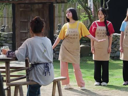 家家有本难念的经,蓉姐 家里有三本。#温江菜花小院 #四川方言