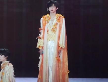 新音陈奕恒《黄昏晓》
永恒·Jonathan站姐直拍
#陈奕恒#tf家族新年音乐会