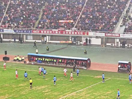 湘超长沙对永州,永州队再进一球,2:1领先长沙队,永州必胜!#湘超#湘超最野生球场#零陵古城#长沙VS永州