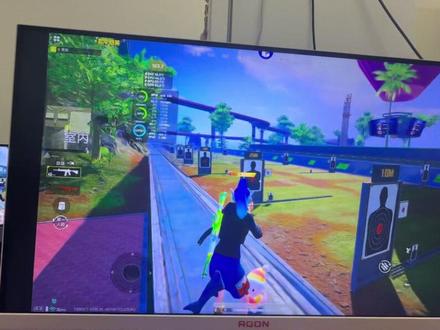 测投屏延迟忘了教了,打开平板时钟,开启秒表,然后拿手机拍照显示器和平板,看秒表的时间差,就是投屏延迟