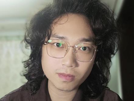 为什么山西留下这么多古建筑 五万多张照片,也装不下山西给我的震撼。
我一直在想:为什么全中国那么多地方,偏偏是山西,留住了这么多、这么完整的古建筑?
是老天爷赏的“金钟罩”地形,让它躲过战乱;是发展“慢”了几拍,让它意外逃过拆迁。但最根本的,是这里的古建从来不是死的“标本”,而是仍在呼吸的“活物”。
一代代山西人,用近乎固执的守望,把对生活的热爱,都砌进了砖瓦里。这不是保护,这是传承。这,才是山西最了不起的地方。#山西旅游景点 #真实生活分享计划 #山西旅游 #旅行推荐官 #旅行家