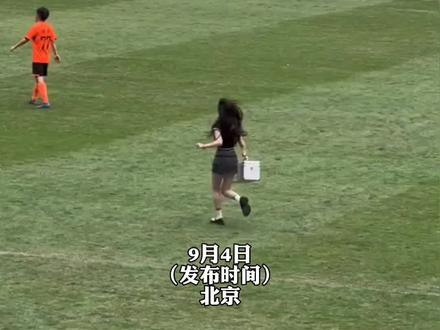 “原本昏昏欲睡的赛场,瞬间让人清醒”#足球的魅力