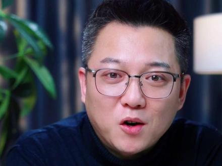 男孩青春期几岁开始刮胡子? 青春期男孩年龄到了,总会有很多想入非非的困扰,去哪里找答案,送孩子这套青春期成长手册。#青春期教育 #性教育