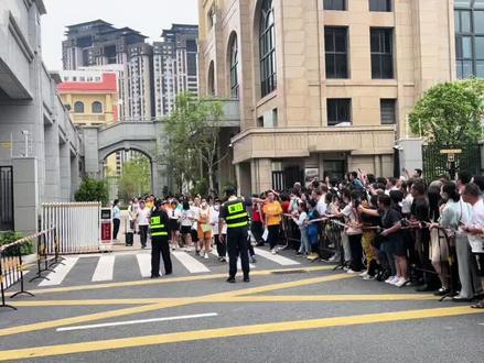 厦门外国语学校小语种,厦门小升初提前批招生!
2023考试19题,名校都需要奥数奥数奥数,考外国语只需要两点,一点实力够强,二点运气够好!
更多试题评论区分享!#加油少年未来可期 #人气爆棚 #祝愿所有考生金榜题名 #每一个精彩瞬间都值得记录 #一切为了孩子