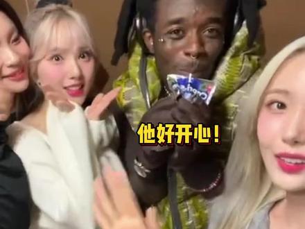 他终于见到了自己的本命女团#liluzivert #gfriend #娱乐评论大赏 #欧美 #kpop