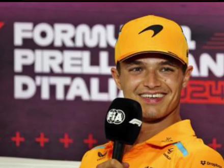 诺里斯遭警告或已激怒维斯塔潘 诺里斯在荷兰大奖赛上不仅以巨大优势赢了维斯塔潘,夺冠后还在TR里说了一句“simply lovely”,这是维斯塔潘每次夺冠后的口头禅,诺里斯此举被认为是在向维斯塔潘“挑衅”。里卡多警告诺里斯称,他在TR里厚脸皮地说出这句话可能已经激怒了维斯塔潘。里卡多跟维斯塔潘和诺里斯都做过队友,对两个人的性格都很了解,在他看来,以潘子的性格,他绝不会这么容易就接受了诺里斯说这句话。里卡多认为,潘子一定会在本周末的意大利大奖赛对诺里斯进行回应(击)的。看来诺里斯这站比赛要小心一点咯~#2024f1意大利大奖赛 #维斯塔潘 #诺里斯 #里卡多 #意大利大奖赛