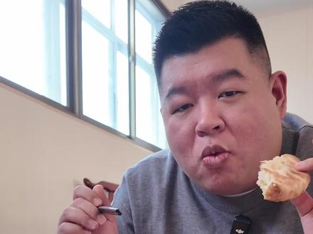 山东·潍坊,在潍坊吃炒鸡,领略到了好客山东这句话的分量! #抖音美食推荐官 #潍坊炒鸡 #潍坊美食 #美食探店 #必吃榜