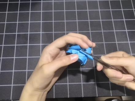 蓝玫瑰教程来了#蓝玫瑰 #diy #手工花 #折纸 #蔡徐坤