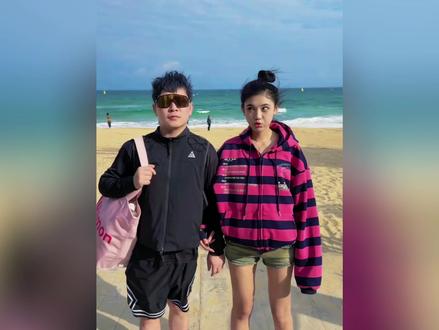 交卷!煜甜发手挽手照片官宣,球迷:一帆还有大动作 #煜甜儿 #陈一帆