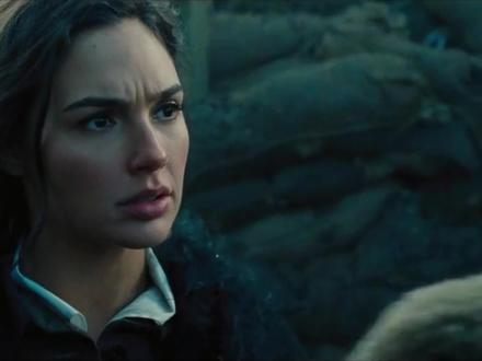 确实好颜好腿,最完美的神奇女侠 #电影 #电影推荐