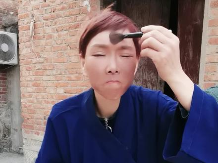 现场给大家简单化妆表演老头老太太😂#搞笑我是认真的 @江苏逗乐姐《小号》🔥🔥🔥 @开心果逗乐姐