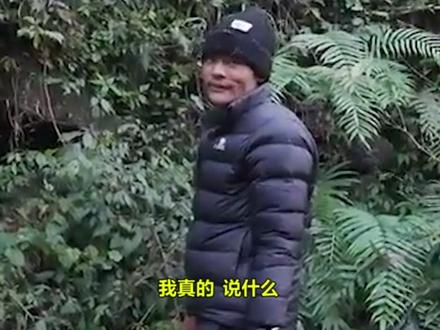 12月3日,记者注意到,荒野求生夺冠大热门“刀疤哥”退赛后首次开播,直播2小时,438.7万人次看过,多位好心人要无偿帮其建“别墅”。