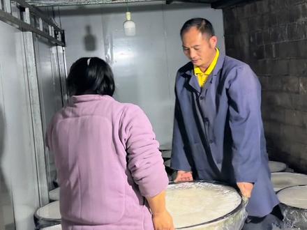 香雪酒适合的人群呢,是喜欢喝甜口的,能喝烈酒的,如果你想喝纯甜不烈的低度甜酒,这酒估计就不适合你,勿扰!#香雪酒