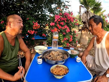 跟老乡小年晚餐下集来了 #我的乡村生活 #户外美食