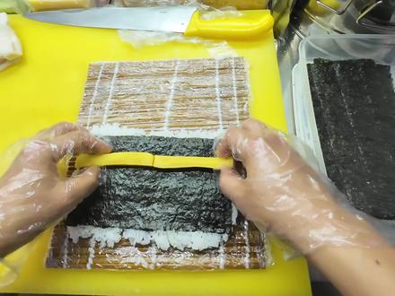 今天教大家做反卷,有什么不明白的可以留言提问#忠意寿司 #分享真实生活 #寿司 #寿司制作