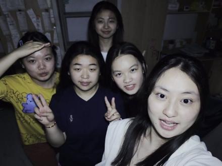 2025年6月—2026年6月在和相爱的人订婚,生下我最爱的“小烁烁”后,选择将遗憾清零,把十八岁没有实现的还给自己。高考259分到422分不算高但意味着我够到了人生新的里程碑。人生的ab面里我将继续做自己,学习这件事什么时候都不晚,你只需要做好准备,成为下一个更广阔的你。最最重要的是感谢是支持我为我兜底的家人,感恩所有~
人的一生是不断降生新的自我”
《岩中花述》中一段很有感触的话:
“人的一生是不断降生新的自我。在无序的世界里,活出自己有序的节奏。在不自由的环境里,努力地在自己身上建立一种自由。”#高考 #复读 #学习碎片plog #这是本宫自己写的