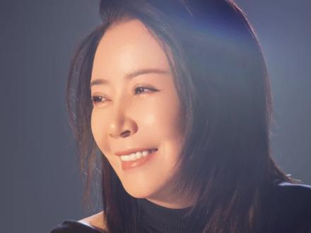 甘肃天水张家川是甘肃唯一的回族自治县。相传在古代张姓家族为躲避战乱,迁徙至此。张姓家族在里日益壮大。随着历史的演进,朝廷在此设立行政区划,鉴于张氏家族在此地深厚的根基以及广泛的影响力,便将此地命名为张家川。新中国成立后,鉴于当地回族人口在总人口中占比较大的实际情况,国家正式批准设立张家川回族自治县。然而在1958年,张家川与清水县合并为清水回族自治县。但在实际管理过程中,因地域范围扩大、人口构成复杂等因素,出现了诸多管理不便的问题。于是,1961年,张家川回族自治县恢复原建制,再度以独立的姿态,在历史的长河中继续书写属于自己的独特篇章。#干货 #甘肃 #兰州兰州 #甘肃兰州 #短视频运营