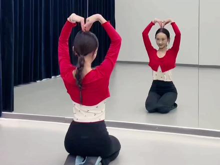 适合亲子课的小舞蹈来喽,《我妈是世界上最好的妈》加长版,适合期末的汇报课(亲子课)母亲节献给妈妈的小舞蹈#旎旎老师原创 #旎旎老师舞蹈课堂 #我妈是世界上最好的妈 #少儿舞蹈#手势舞