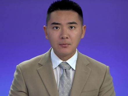 全国政协委员张凯丽建议,整治“争番位”“撕番位”乱象,出台行业规范,统一并简化演员署名体系,促进影视行业健康发展。#张凯丽#影视 #番位 #行业规范 #媒体精选计划