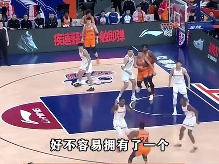 再度缺席总决赛G2!足以主宰比赛但无缘出战的核武器大白边 #白边缺阵对上海男篮的影响 #dou来CBA #CBA季后赛 #CBA季后赛以城之名 #上海男篮