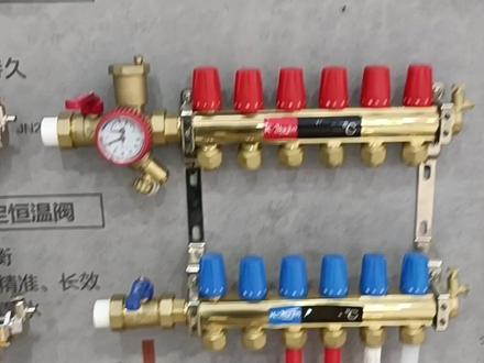 第一次暖气,怎么打开地暖分水器开关,#地暖开关安装调试