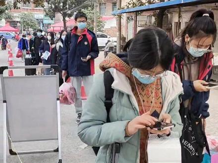 #创作灵感 #校园 #我们终将战胜疫情 #传递正能量 隆回九中今日复学,严格遵照防疫要求。