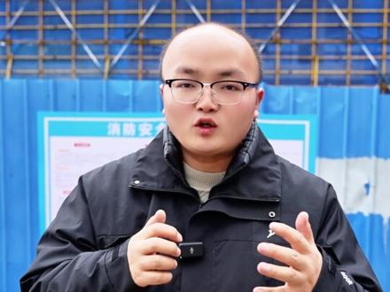 热烈祝贺蒸湘区松亭实验中学主体封顶!衡阳市一中教育集团旗下公办,船山中学直接帮扶管理。预计今年9月开学,为长湖片区提供2700个优质初中学位。这是衡阳教育发展的坚实一步,值得关注!#刘局驾到 #蒸湘区松亭实验中学 #松亭实验中学 #蒸湘区 #衡阳教育