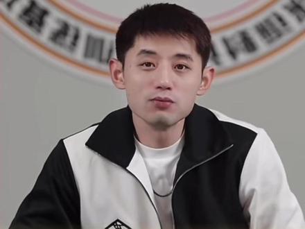 黑粉嘲讽樊振东“技术单一”,张继科霸气回怼,“拧拉搓的小胖就够了,他都不用使用别的技术就能赢”#樊振东 #张继科 #马龙