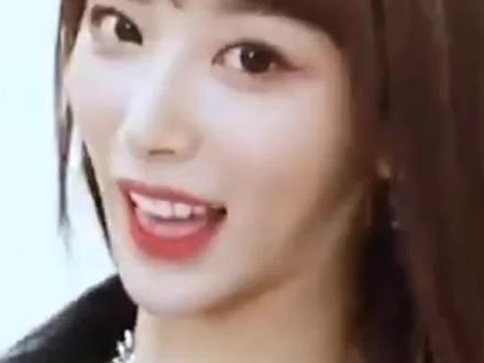 孔雪儿邓凯把杀青手势舞放出来了