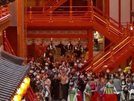 长安十二时辰保姆级攻略来咯,节目单在最后,大家来玩的一点收藏好!相约长安时二时辰~ #大唐不夜城 #西安 #西安热门打卡地推荐 #长安十二时辰 #长安花魁@DOU+小助手 @DOU+上热门