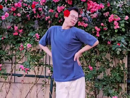 我的妖娆我来分享背面教学~#风含情水含笑 #轻轻杨柳风 #一学就会系列 #抖音潮流舞蹈大赛 #背面教学