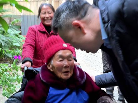 老母亲的思念跨越山河,工作再忙也要常回家看看 #廖正银